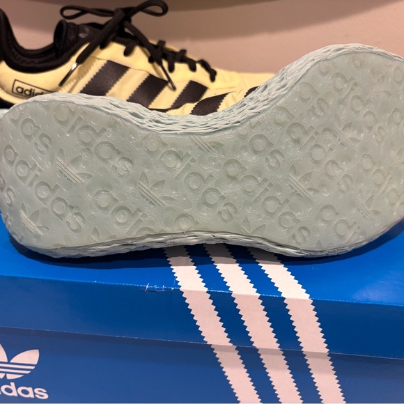 ADIDAS. ZPONGE SHOES. Size 8.5. used once on treadmill - Picture 2 of 4